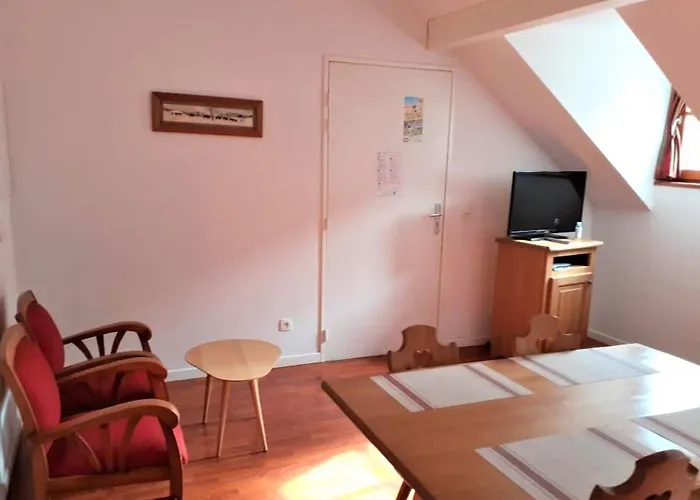 Chaleureux, 2 Pieces Pour 4 Personnes Avec Acces Piscine - Fr-1-504-424